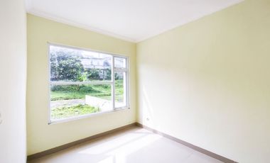 Rumah Cantik Siap Huni 15 Menit ke Gerbang Toll Kayu Manis J-35131