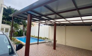 VENTA DE LINDA CASA EN SALINAS