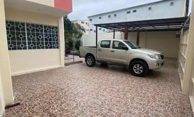 VENTA DE LINDA CASA EN SALINAS