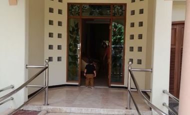 Rumah Bagus Dan Mewah Disewakan Dukuh Kupang KT