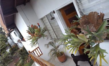Casa en venta en La Almeria Medellin