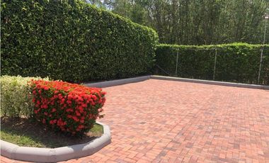 VENDO CASA DE DESCANSO EN GIRARDOT RICAURTE