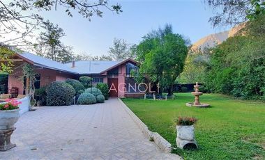 Casa en venta de 5 dorm. en San José de Maipo