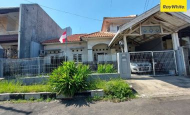 Dijual Rumah SHM 2 Lantai di Jl. Nginden Intan Barat, Surabaya