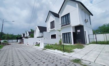 2 Lantai Siap Huni, Rumah Dalam Perum di Bantul