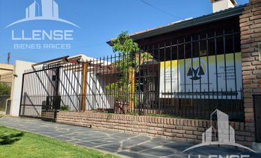 Chalet 5 ambientes sobre gran lote en Av. 21 en venta  - Berazategui