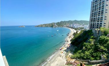 SE ARRIENDA APARTAMENTO DE 3 HABITACIONES FRENTE AL MAR- RODADERO