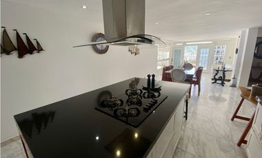 SE ARRIENDA APARTAMENTO DE 3 HABITACIONES FRENTE AL MAR- RODADERO