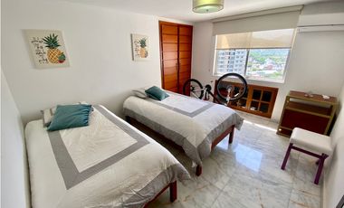 SE ARRIENDA APARTAMENTO DE 3 HABITACIONES FRENTE AL MAR- RODADERO