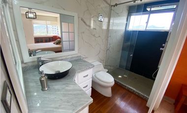 SE ARRIENDA APARTAMENTO DE 3 HABITACIONES FRENTE AL MAR- RODADERO