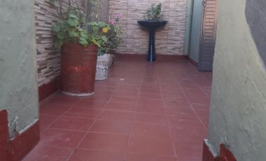 PH TIPO CASA 5 AMBIENTES PB TOMA DEPTO EN PAGO