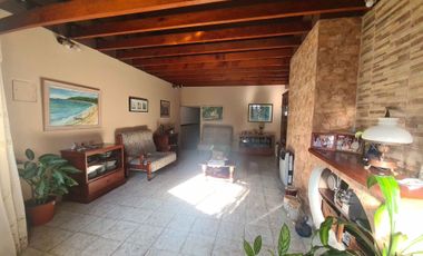 PH TIPO CASA 5 AMBIENTES PB TOMA DEPTO EN PAGO