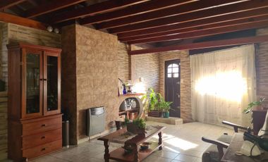 PH TIPO CASA 5 AMBIENTES PB TOMA DEPTO EN PAGO