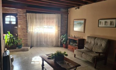 PH TIPO CASA 5 AMBIENTES PB TOMA DEPTO EN PAGO