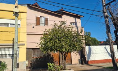 PH TIPO CASA 5 AMBIENTES PB TOMA DEPTO EN PAGO