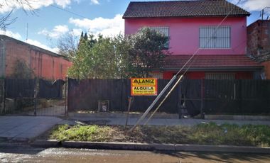 Vendo casa en Paso del Rey con habitación de paredes acusticas para sala de ensayo o estudio de grabacion