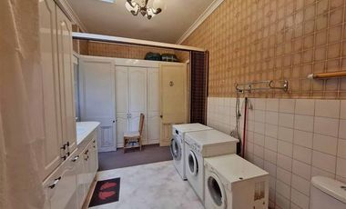 Hermosa casa,6 dorm.3 baños, piscina,estacionamientos