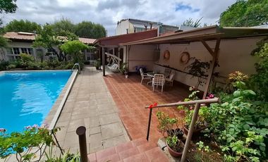 Hermosa casa,6 dorm.3 baños, piscina,estacionamientos