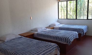 Casa sola con alberca, renta de fin de semana, 13 camas.