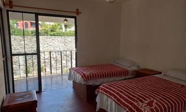 Casa sola con alberca, renta de fin de semana, 13 camas.
