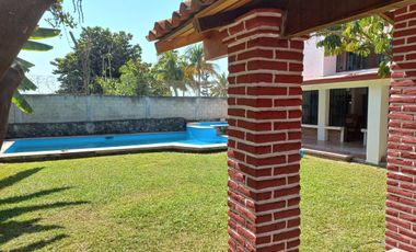 Casa sola con alberca, renta de fin de semana, 13 camas.