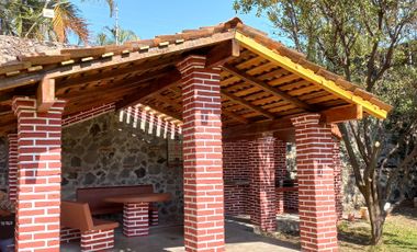 Casa sola con alberca, renta de fin de semana, 13 camas.