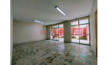 🏡 Casa En Alquiler   📍 Calle Los Fresnos 223 - 225, Urb. Miraflores Castilla Piura