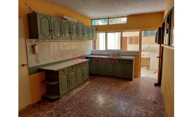 🏡 Casa En Alquiler   📍 Calle Los Fresnos 223 - 225, Urb. Miraflores Castilla Piura