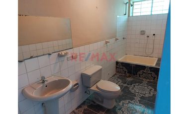 🏡 Casa En Alquiler   📍 Calle Los Fresnos 223 - 225, Urb. Miraflores Castilla Piura