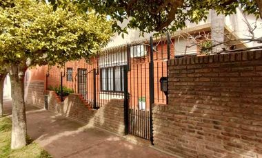 Casa en venta en Ezpeleta Este