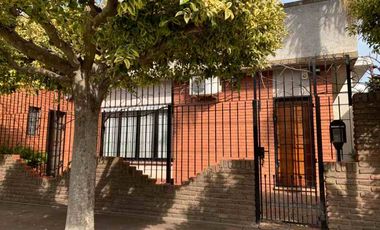 Casa en venta en Ezpeleta Este