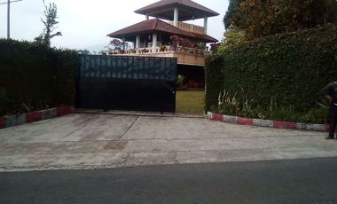 Villa Luas & Strategis Wilayah Tengah Tempat Wisata Ciater, Subang