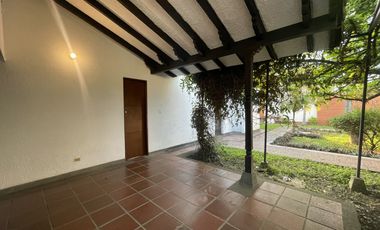 casa en arriendo en ciudad jardín. Cod A3926
