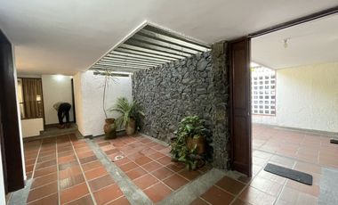 casa en arriendo en ciudad jardín. Cod A3926