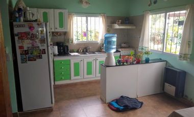 LATORRE PROP. VENDE CASA DE 3 AMB S/ AV. BELTRAN - LAS DALIAS