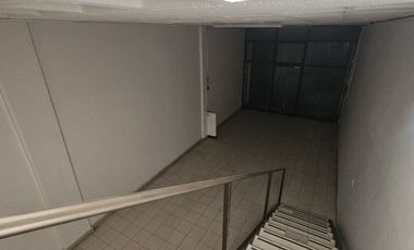 Local para bodega y oficinas en 2 plantas 138 m2