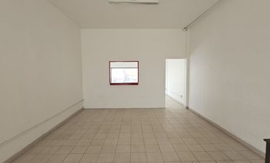 Local para bodega y oficinas en 2 plantas 138 m2