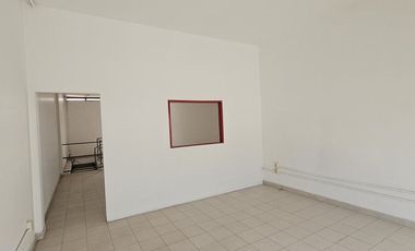 Local para bodega y oficinas en 2 plantas 138 m2