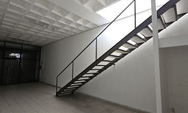Local para bodega y oficinas en 2 plantas 138 m2