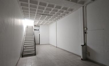 Local para bodega y oficinas en 2 plantas 138 m2