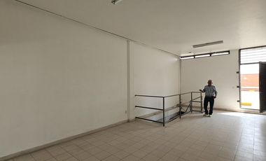 Local para bodega y oficinas en 2 plantas 138 m2