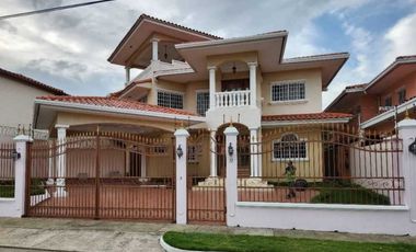 VENTA DE CASA ALTOS DE PANAMA 3 PLANTAS 537 M2