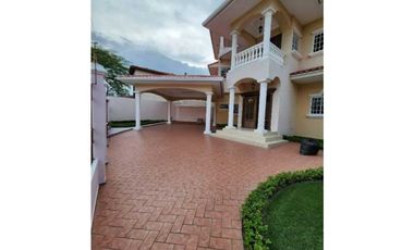 VENTA DE CASA ALTOS DE PANAMA 3 PLANTAS 537 M2
