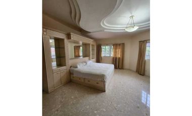 VENTA DE CASA ALTOS DE PANAMA 3 PLANTAS 537 M2