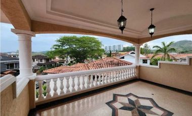 VENTA DE CASA ALTOS DE PANAMA 3 PLANTAS 537 M2