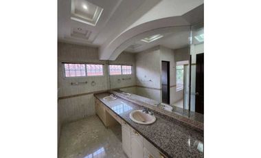 VENTA DE CASA ALTOS DE PANAMA 3 PLANTAS 537 M2