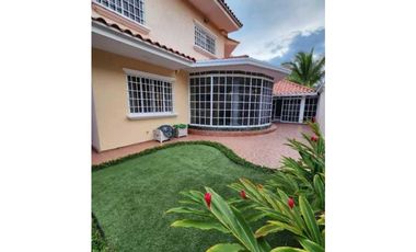 VENTA DE CASA ALTOS DE PANAMA 3 PLANTAS 537 M2