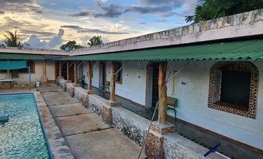 ¡Espectacular Casa Quinta en Venta! Amplio Jardín, con Piscina. Temozon, yuc.