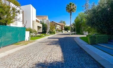 AL NORTE EN RANCHO SAN ANTONIO SUPER AMPLIA Y HERMOSA