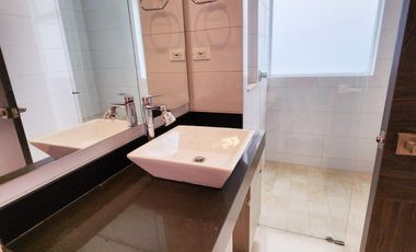 apartamento en venta en cristales. Cod V15507